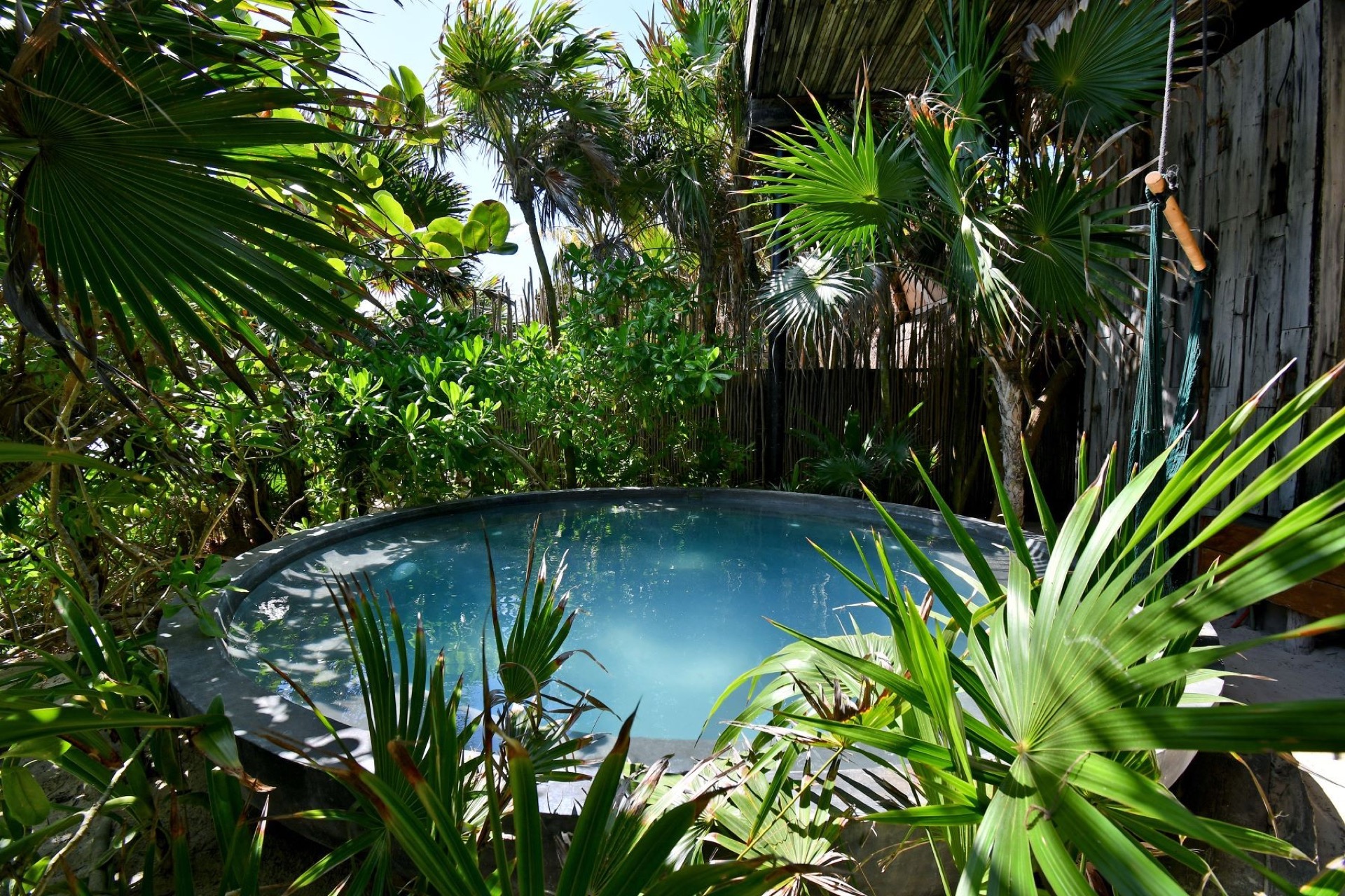 Casa Sastran — Jacuzzi en el jardín