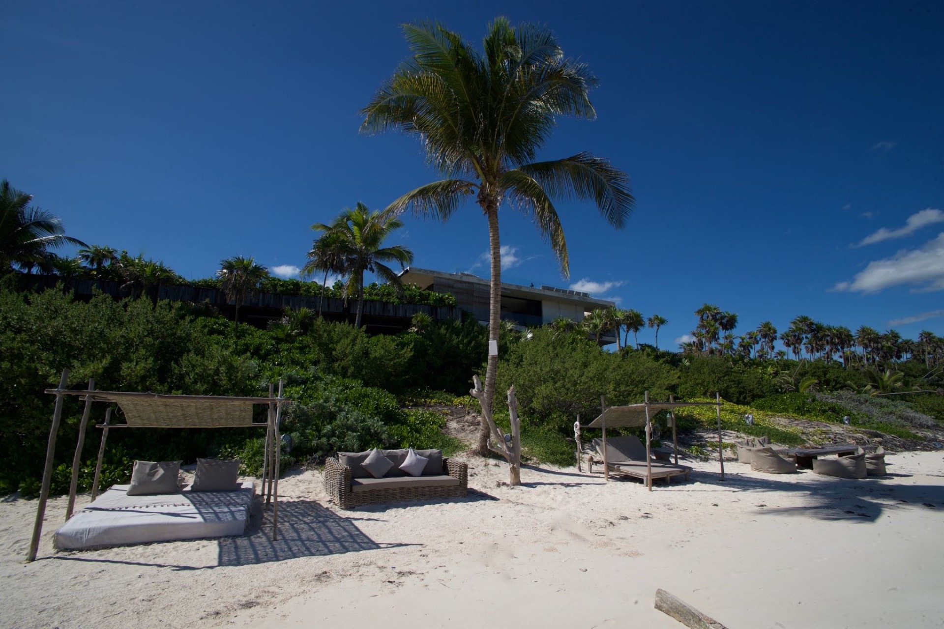 Casa Sastran — Playa frente a la casa