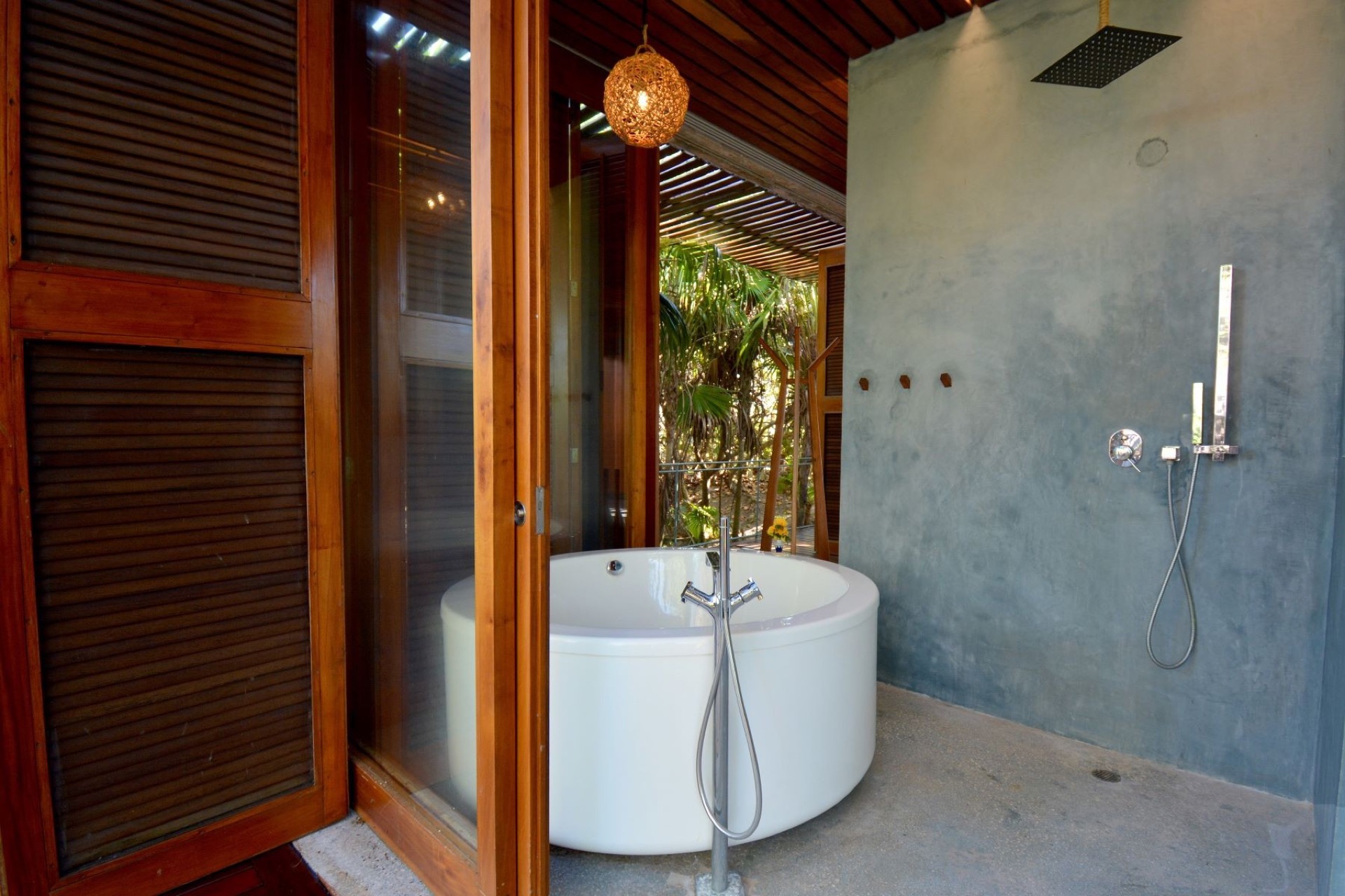 Náay Sanctuary — Baño con tina exterior