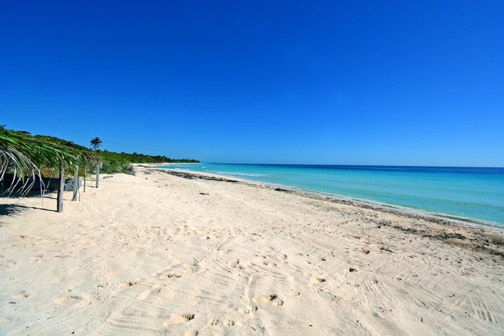 Náay Sanctuary — Playa frente a la casa